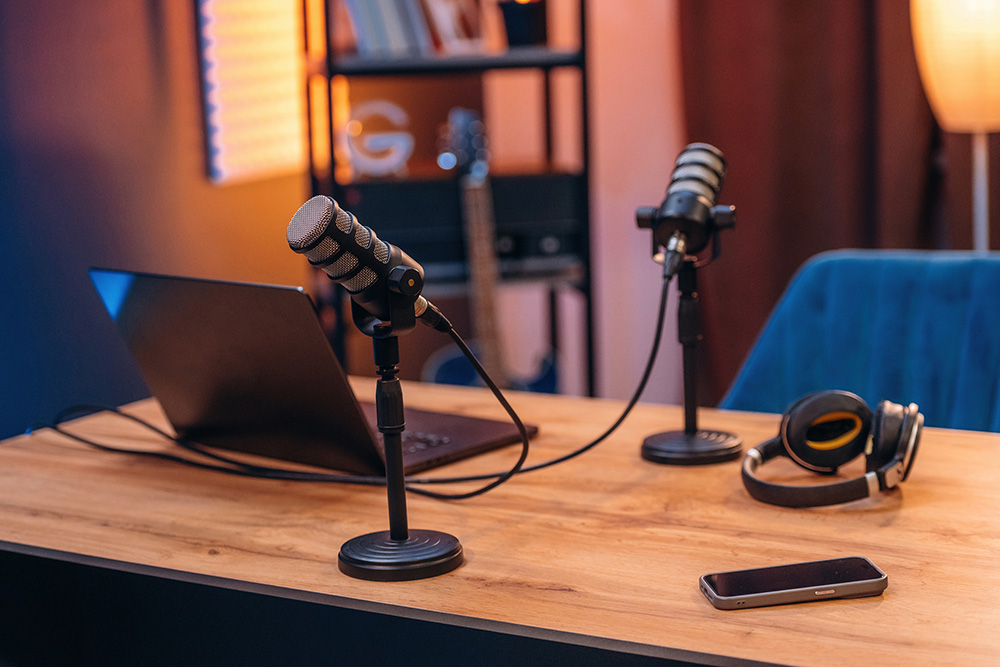 Grabación de Podcast en Madrid y Edición Profesional Set técnico para la grabación de podcast en Madrid con cámaras profesionales e iluminación
